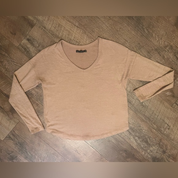Abercrombie & Fitch Tops - Abercrombie & Fitch Beige Fuzzy Knit Top